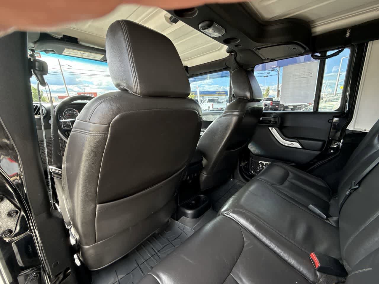 Thumbnail: 2015 Jeep Wrangler - 13