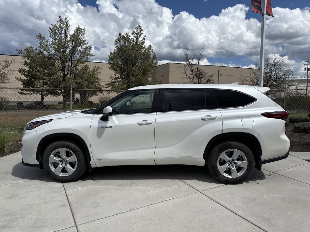 Thumbnail: 2021 Toyota Highlander - 2