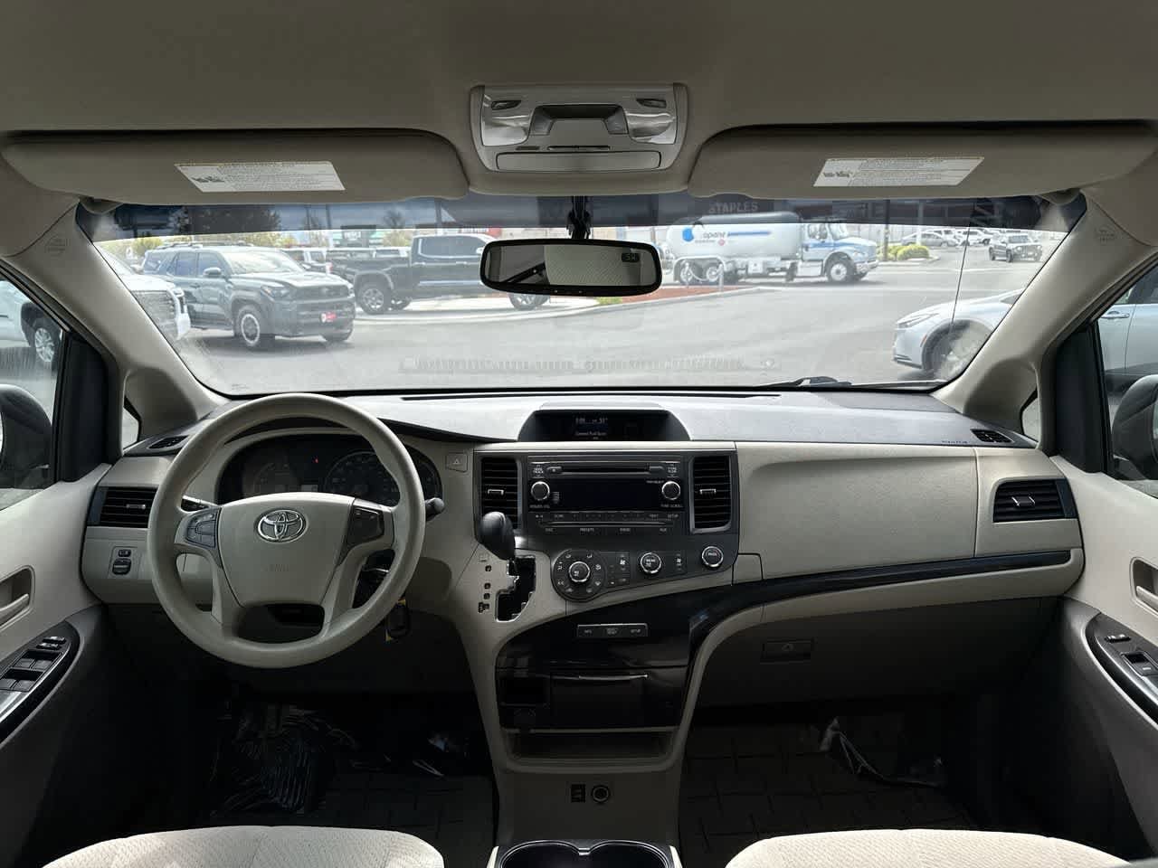 Thumbnail: 2012 Toyota Sienna - 16