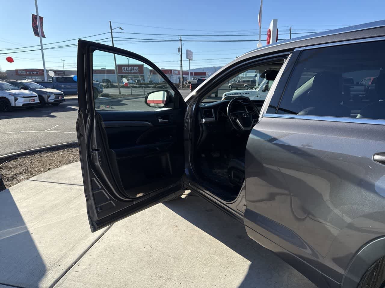 Thumbnail: 2018 Toyota Highlander - 10