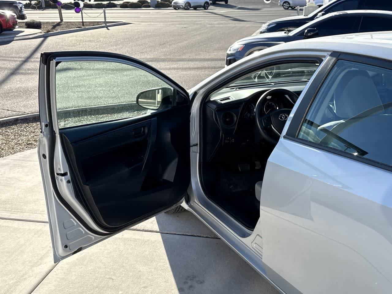 Thumbnail: 2018 Toyota Corolla - 10