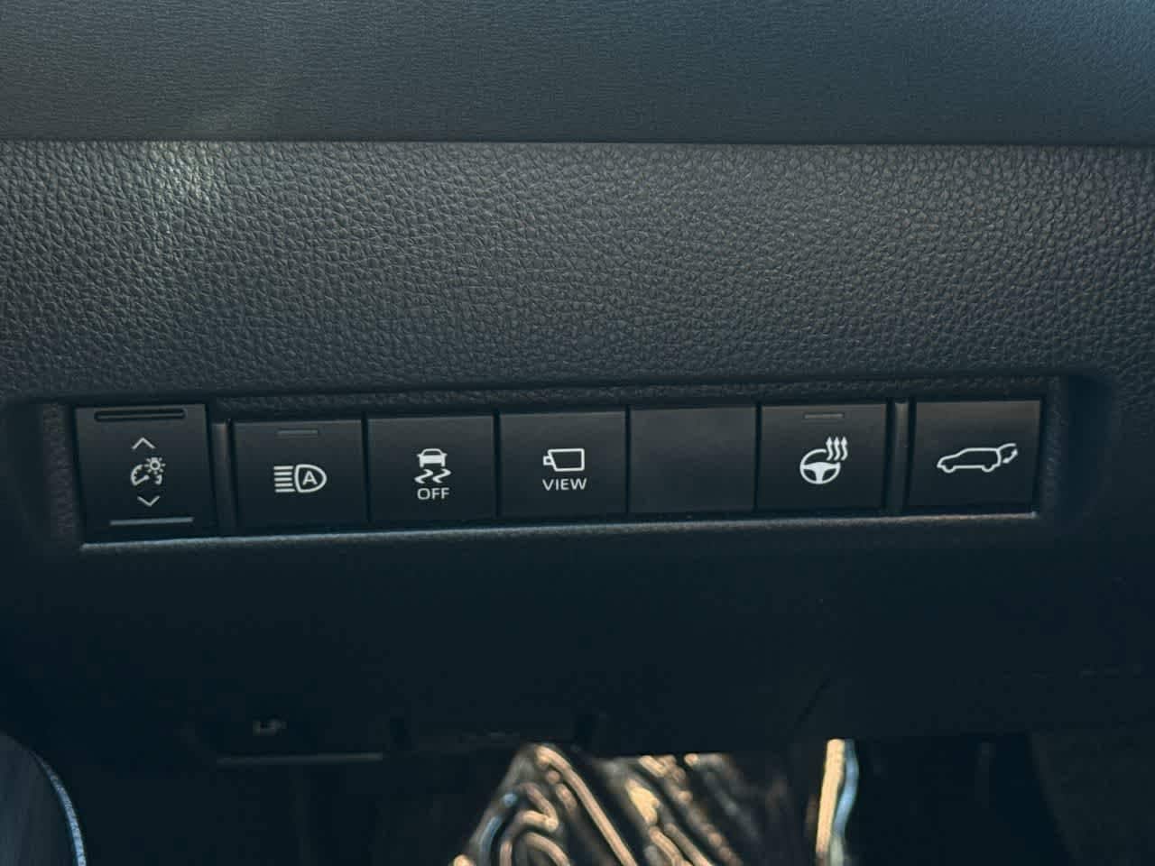 Thumbnail: 2022 Toyota Venza - 21