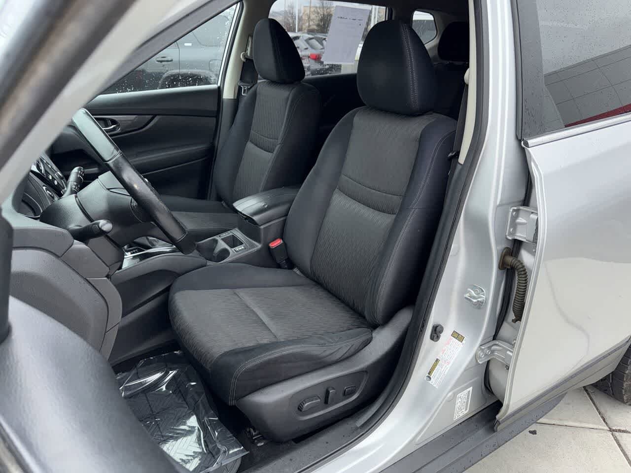 Thumbnail: 2017 Nissan Rogue - 11