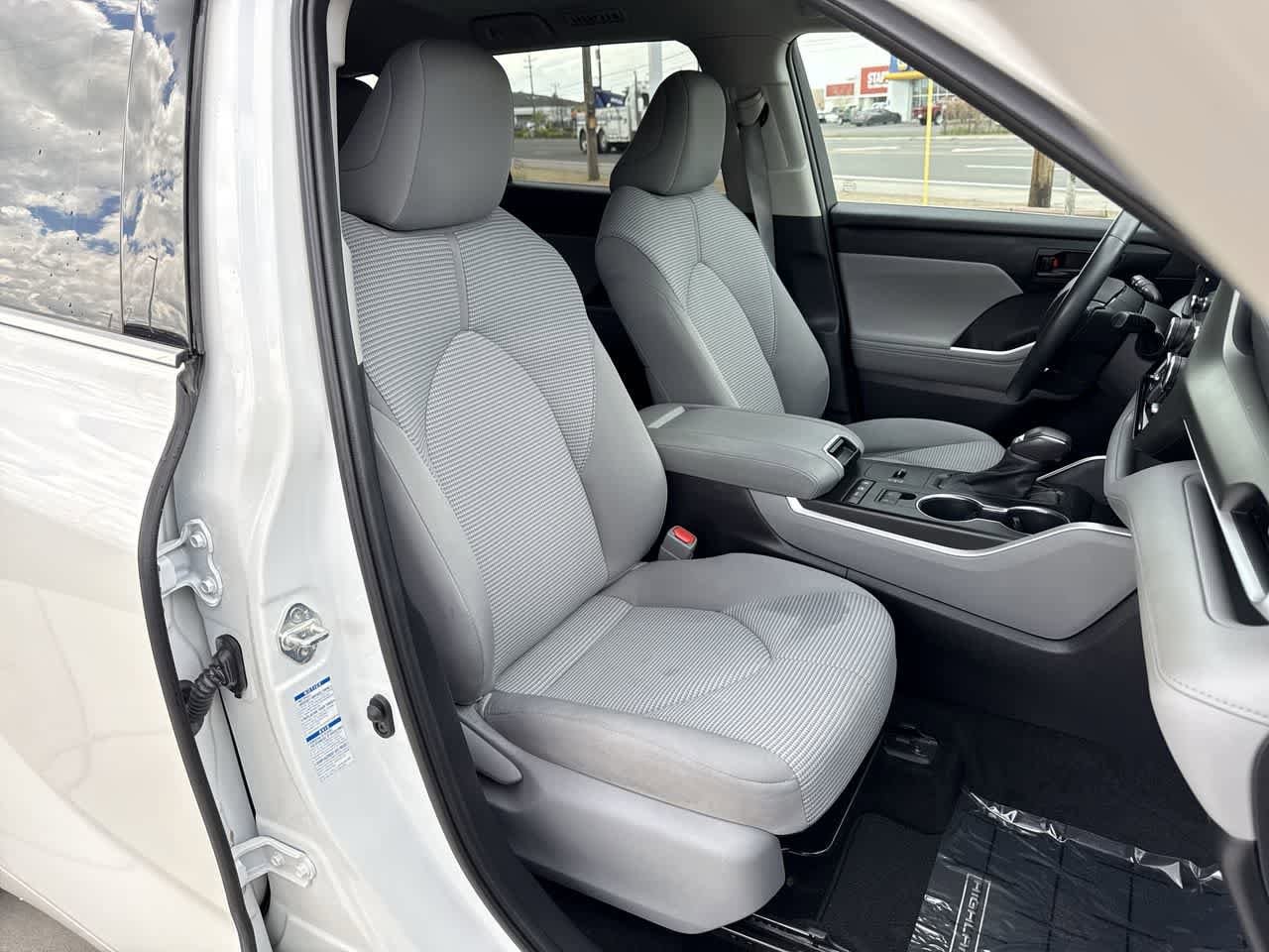 Thumbnail: 2021 Toyota Highlander - 15