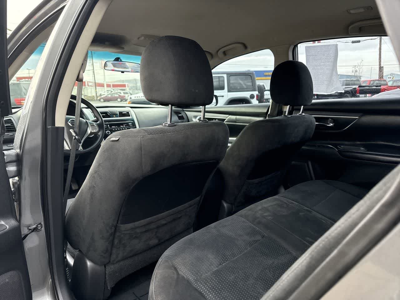 Thumbnail: 2015 Nissan Altima - 13