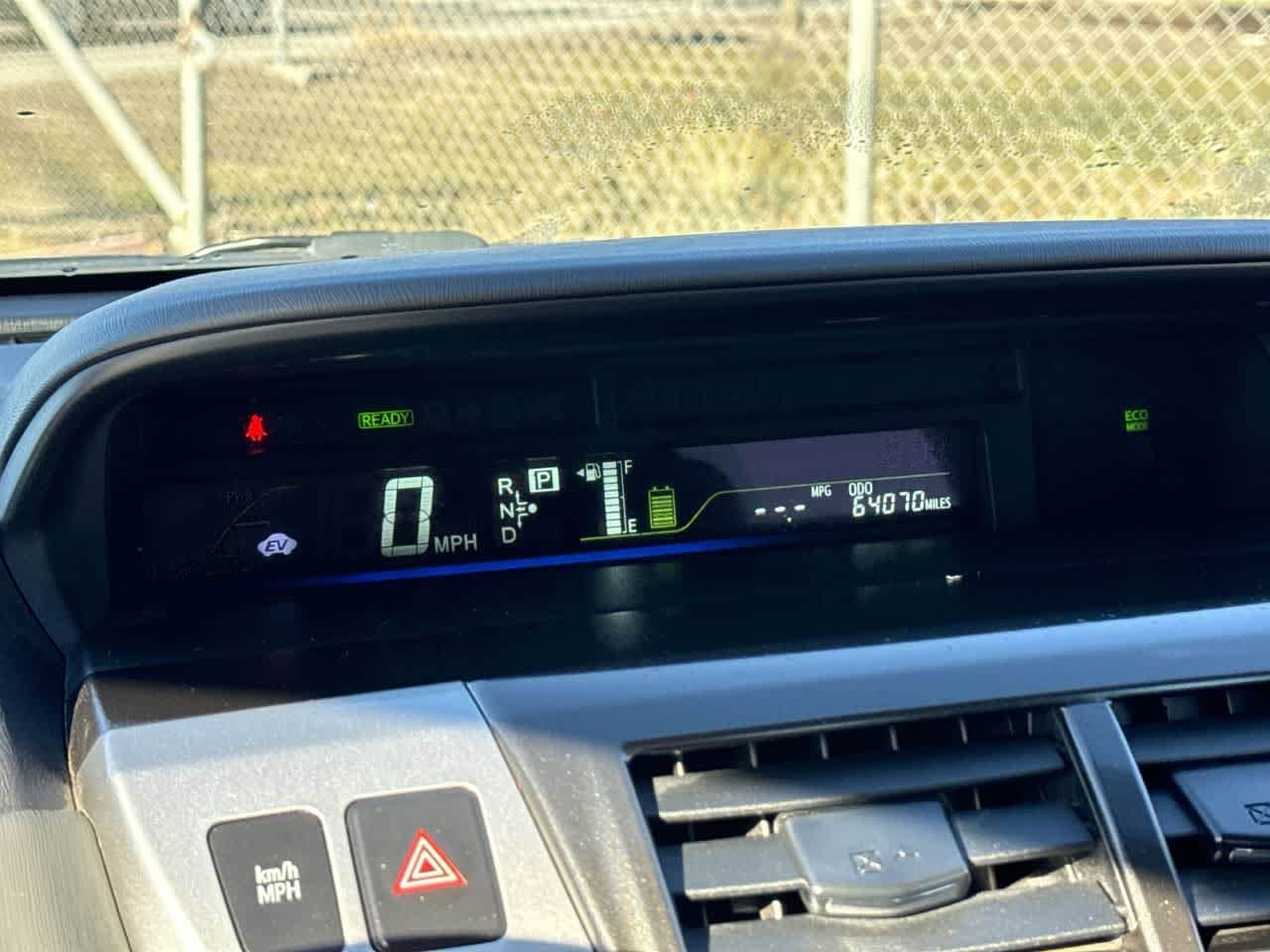 Thumbnail: 2013 Toyota Prius v - 17