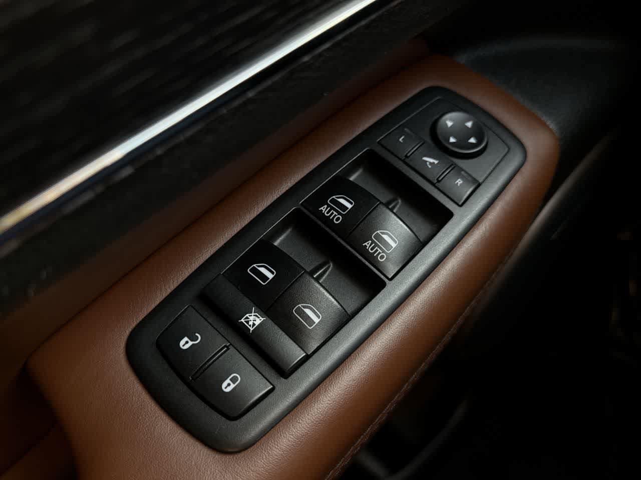 Thumbnail: 2017 Jeep Grand Cherokee - 22