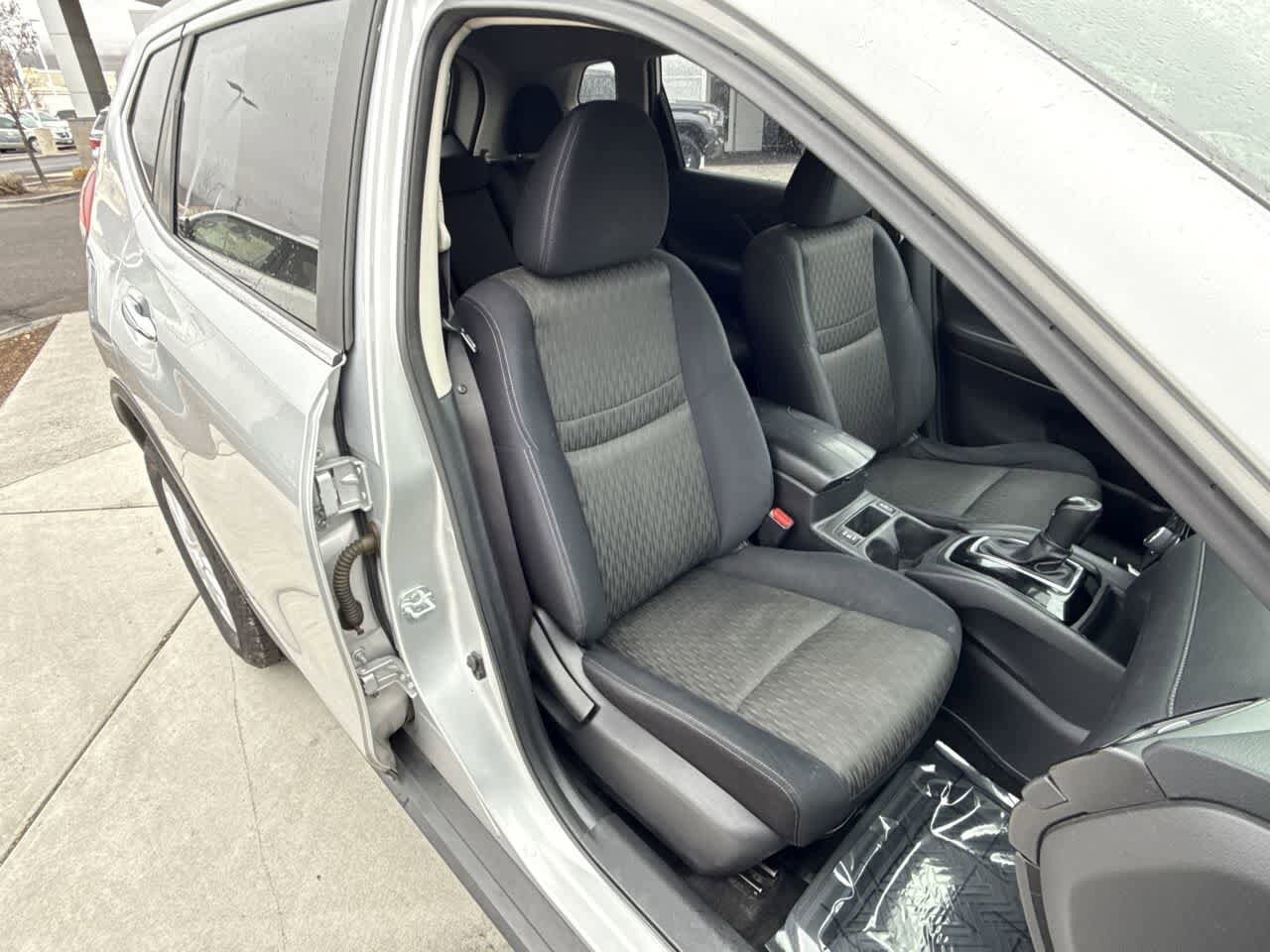 Thumbnail: 2017 Nissan Rogue - 14