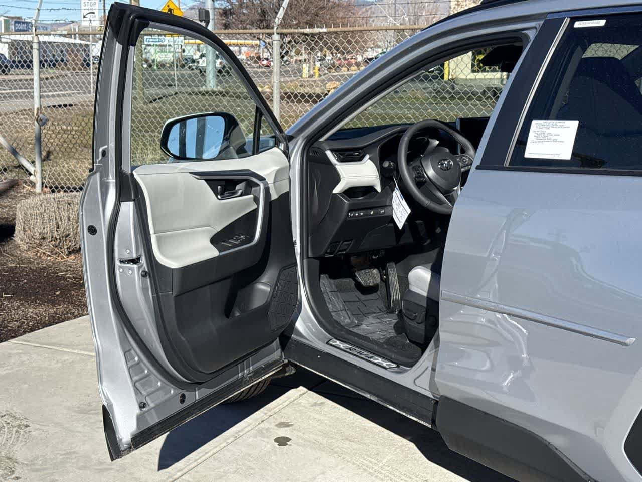 Thumbnail: 2025 Toyota RAV4 - 11