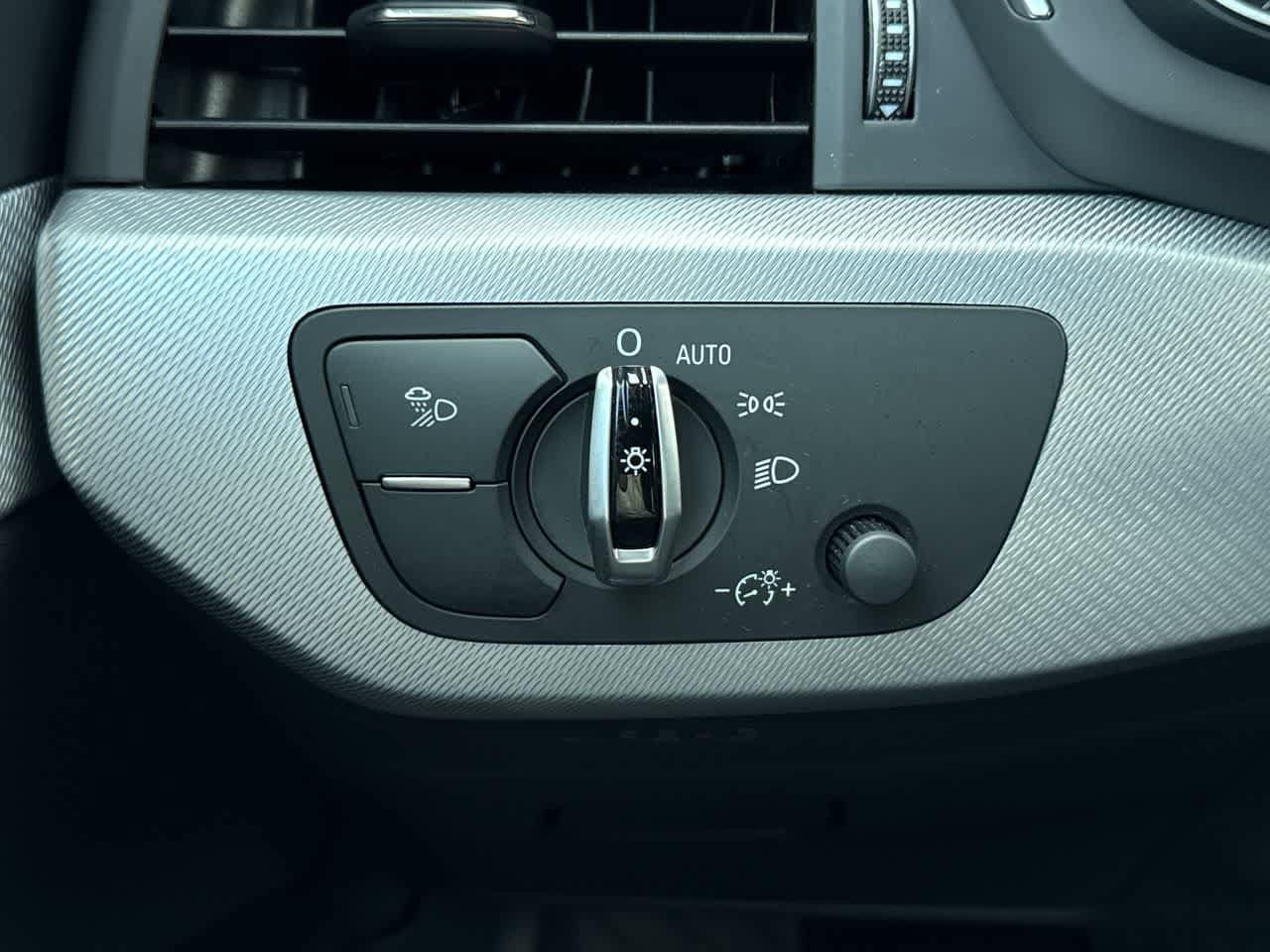 Thumbnail: 2018 Audi A4 - 21