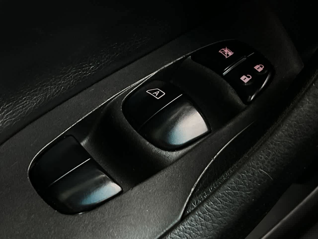 Thumbnail: 2015 Nissan Altima - 22