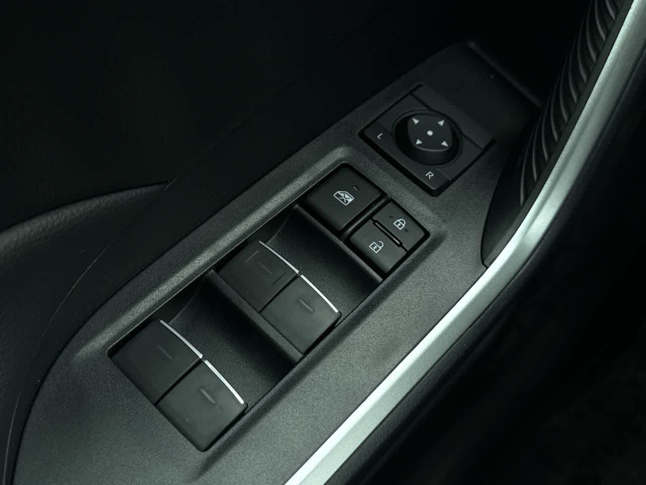 Thumbnail: 2023 Toyota RAV4 - 22