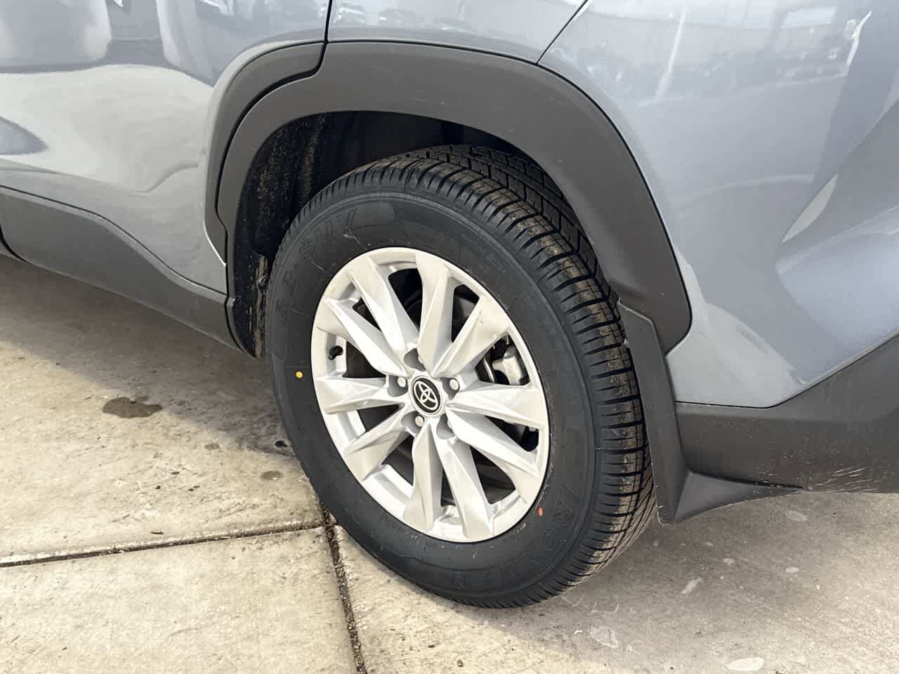 Thumbnail: 2023 Toyota Corolla Cross - 8