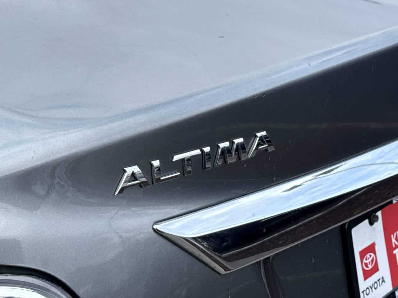 Thumbnail: 2015 Nissan Altima - 9