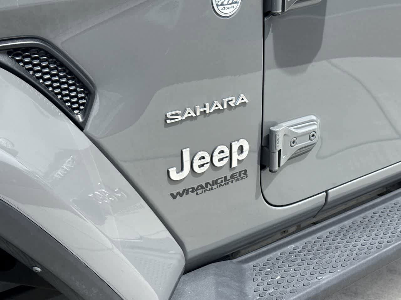 Thumbnail: 2022 Jeep Wrangler - 9