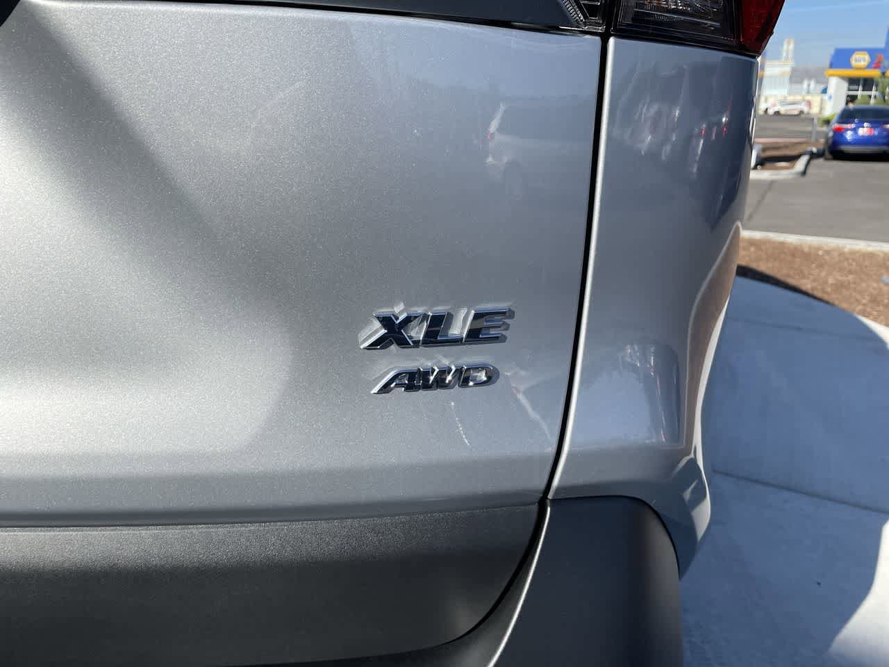 Thumbnail: 2022 Toyota RAV4 - 11