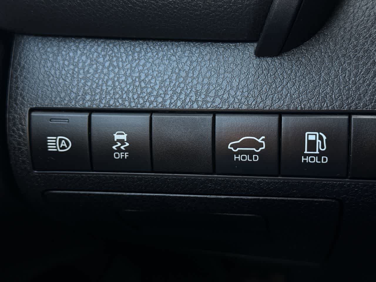 Thumbnail: 2020 Toyota Camry - 21