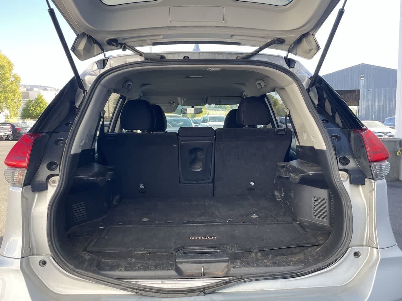 Thumbnail: 2017 Nissan Rogue - 6