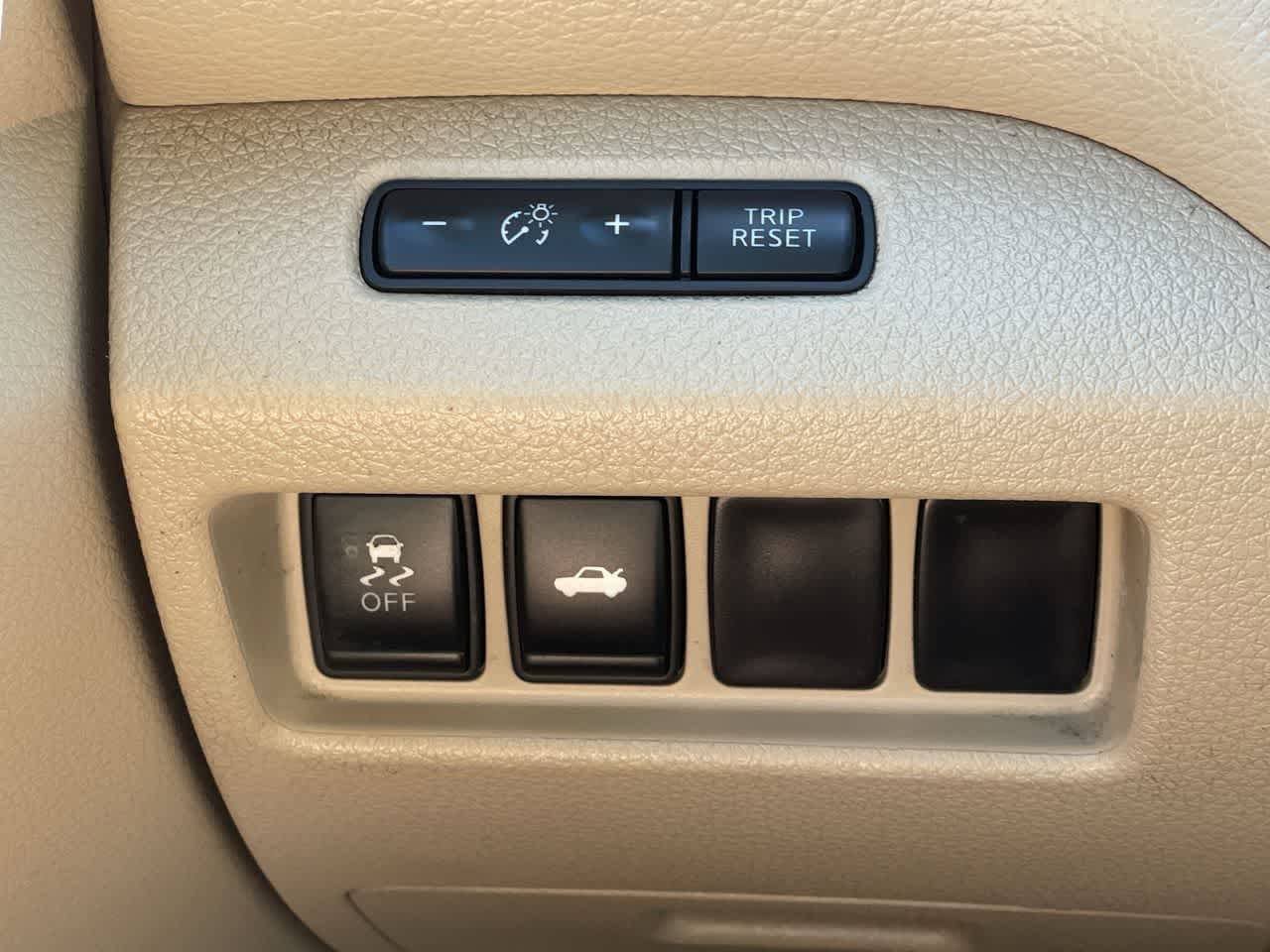 Thumbnail: 2014 Nissan Altima - 21