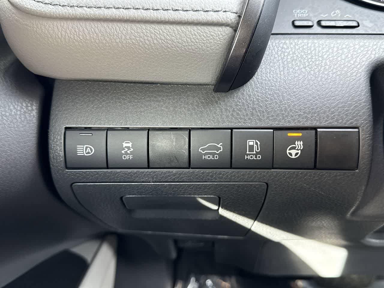 Thumbnail: 2021 Toyota Camry - 21