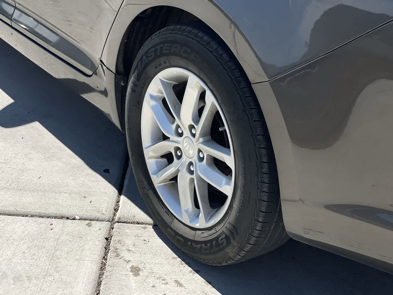 Thumbnail: 2012 Kia Optima - 8