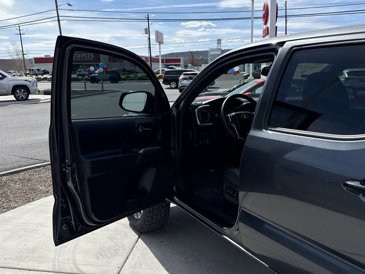 Thumbnail: 2023 Toyota Tacoma - 10