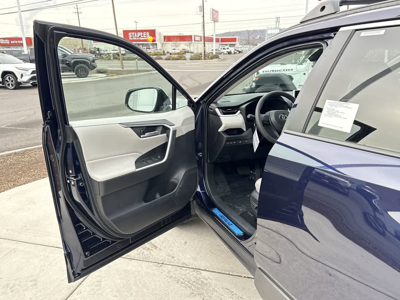 Thumbnail: 2025 Toyota RAV4 - 10