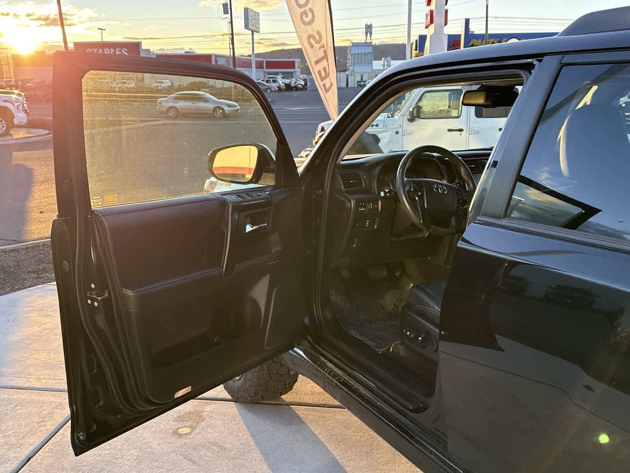 Thumbnail: 2021 Toyota 4Runner - 10