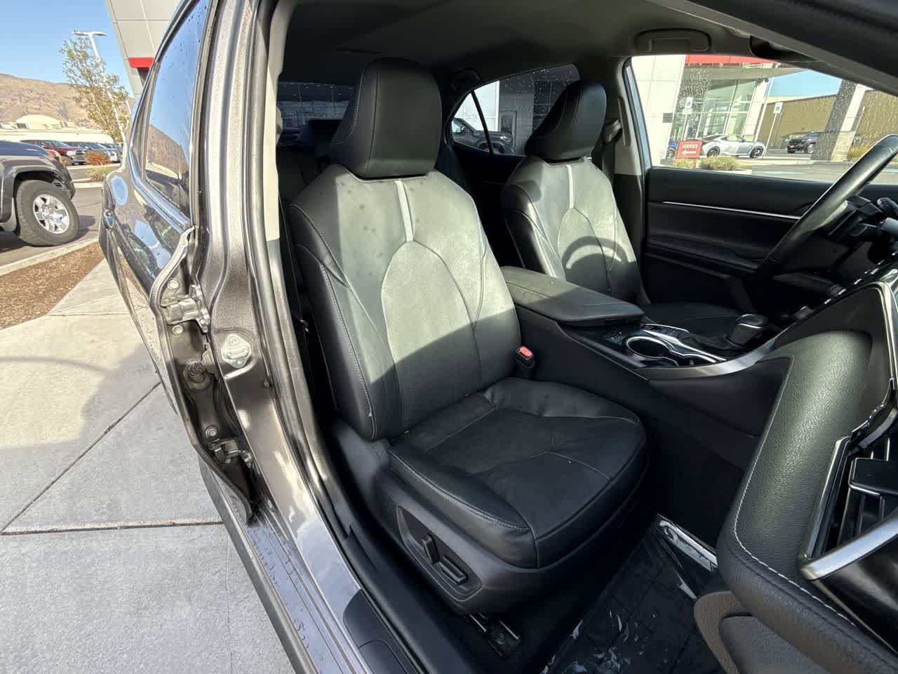 Thumbnail: 2020 Toyota Camry - 14