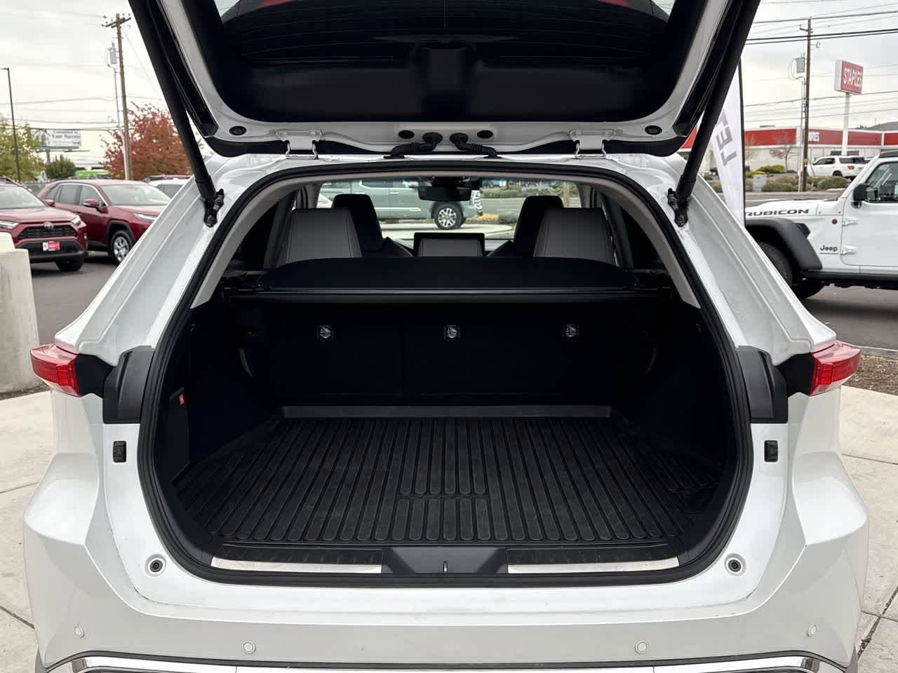 Thumbnail: 2024 Toyota Venza - 6