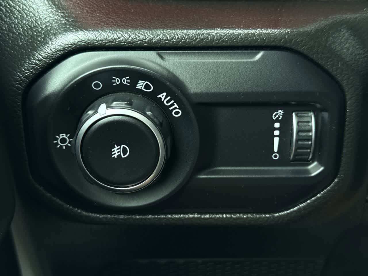 Thumbnail: 2023 Jeep Wrangler - 21