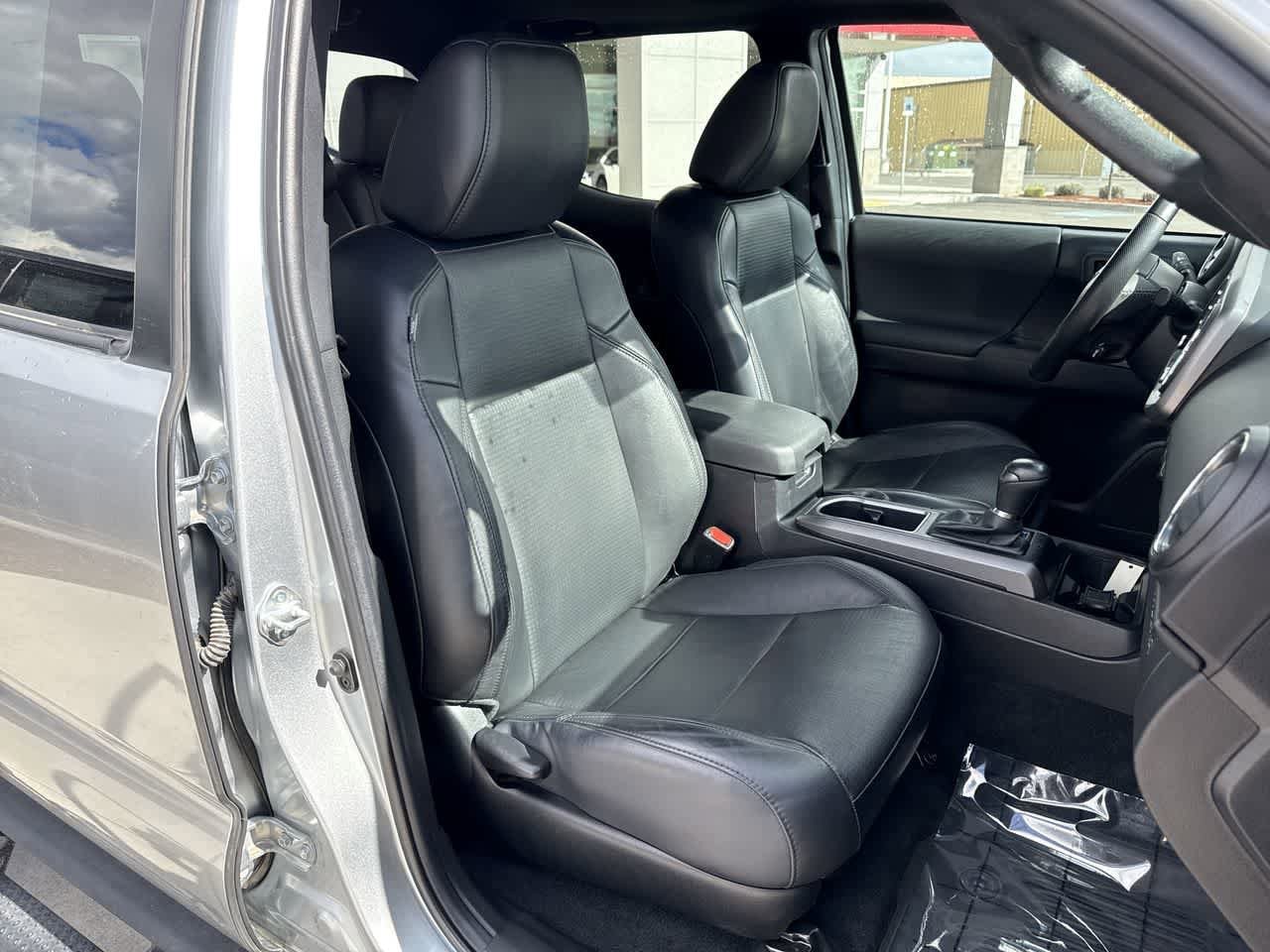 Thumbnail: 2022 Toyota Tacoma - 14