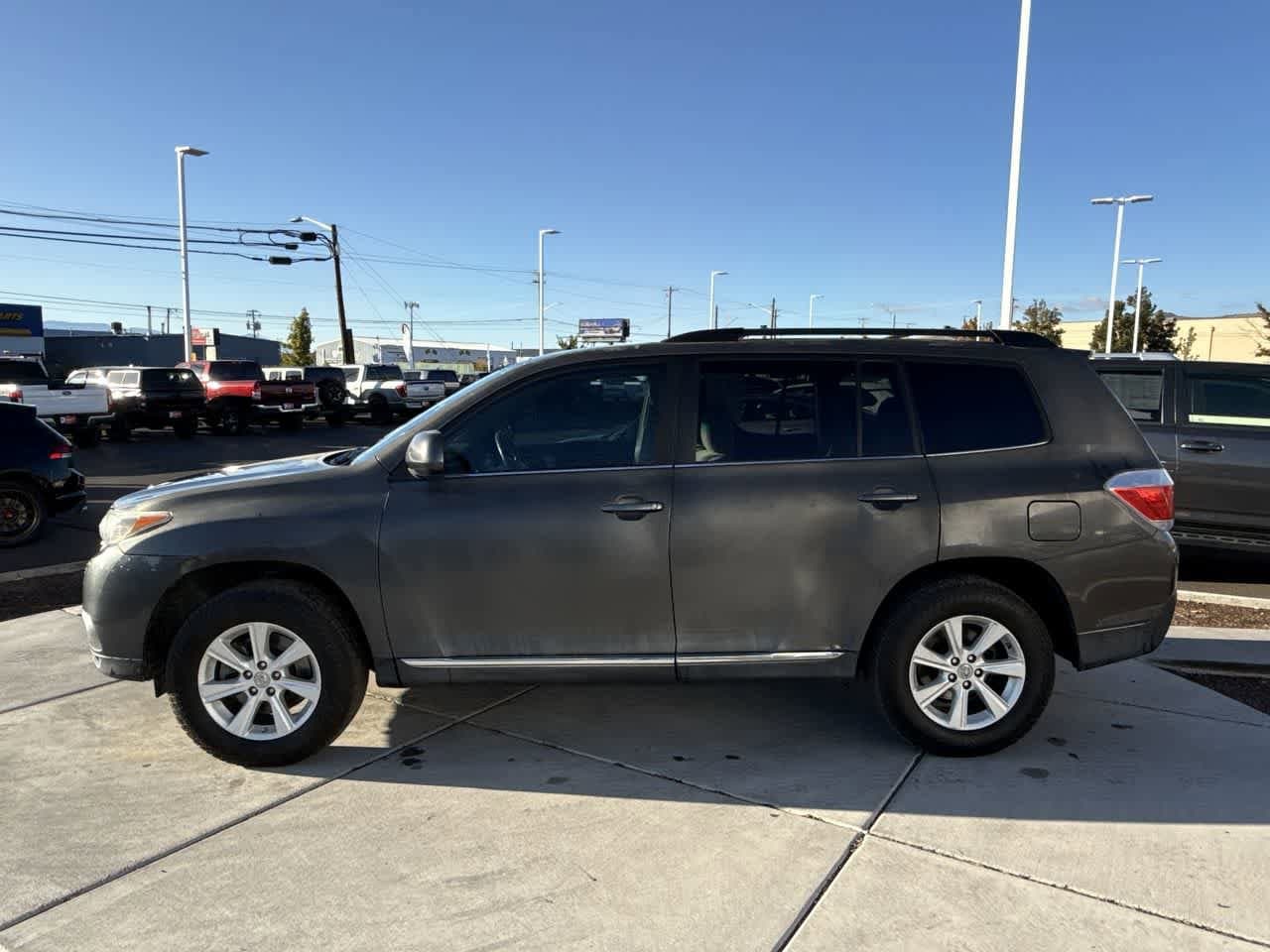 Thumbnail: 2012 Toyota Highlander - 2