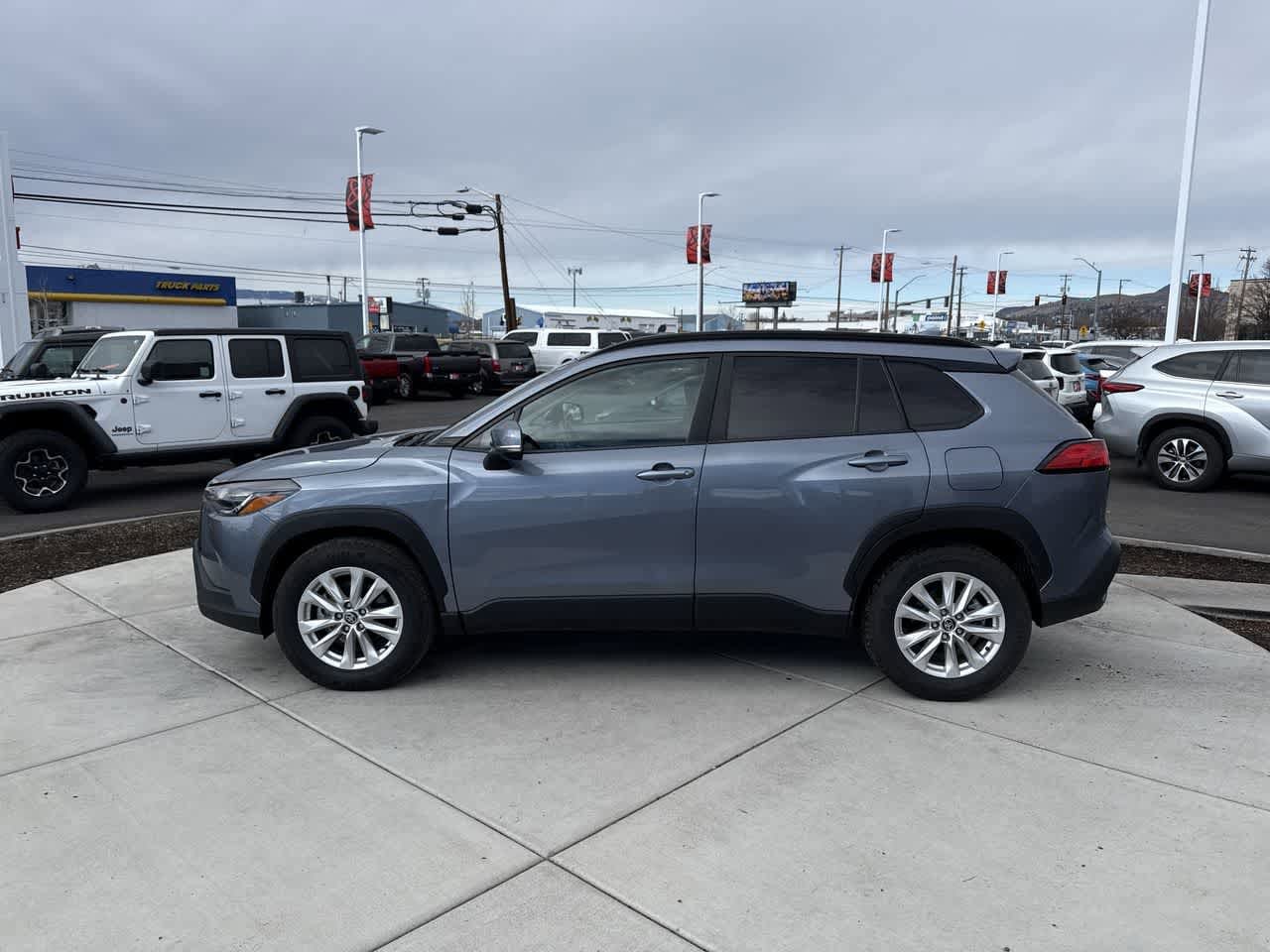 Thumbnail: 2022 Toyota Corolla Cross - 2