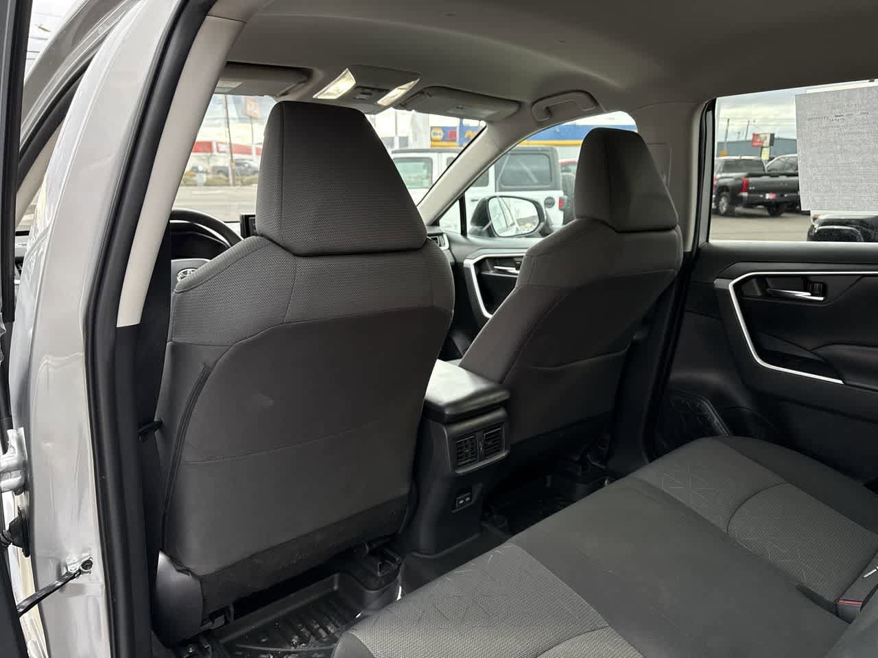 Thumbnail: 2022 Toyota RAV4 - 13