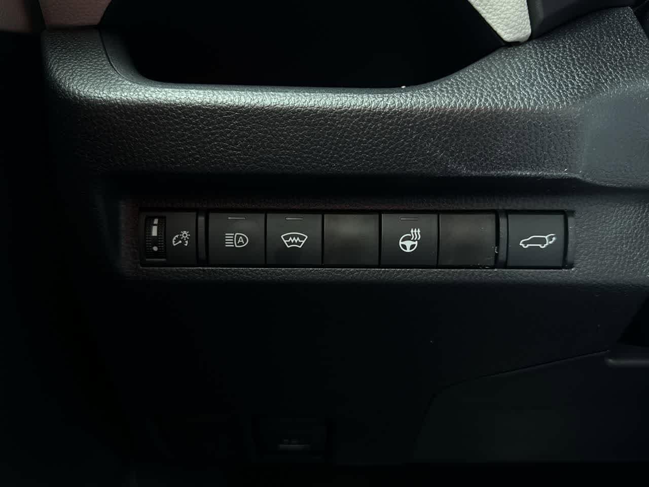 Thumbnail: 2025 Toyota RAV4 - 21