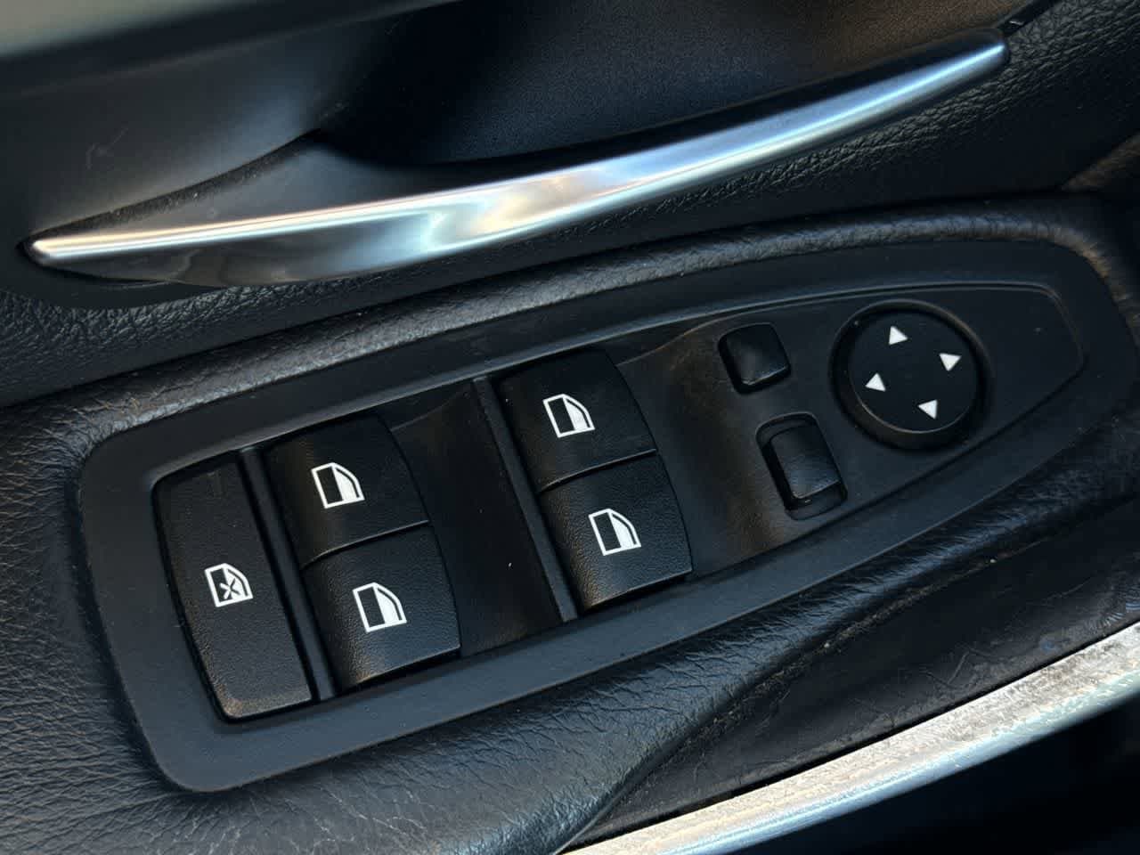 Thumbnail: 2015 BMW 3 Series - 21