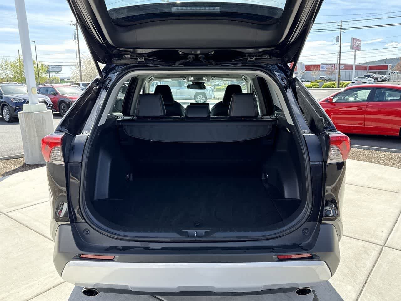 Thumbnail: 2024 Toyota RAV4 - 6