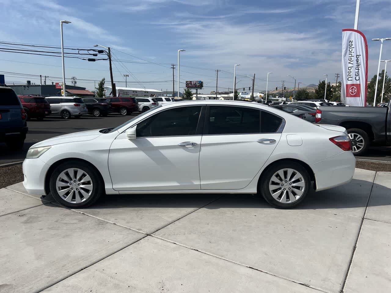 Used 2013 Honda Accord EX-L with VIN 1HGCR2F8XDA075771 for sale in Klamath Falls, OR