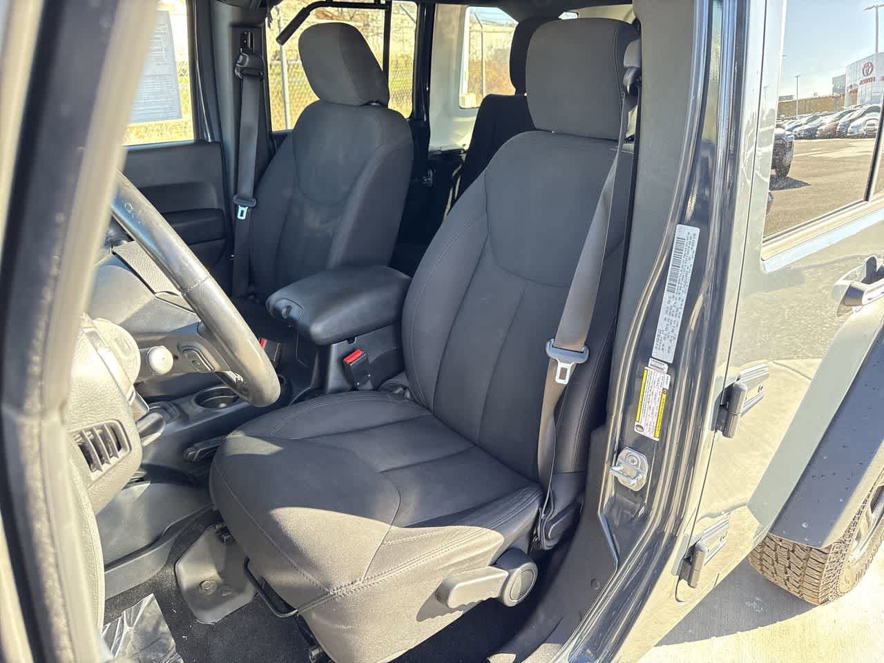 Thumbnail: 2018 Jeep Wrangler - 11