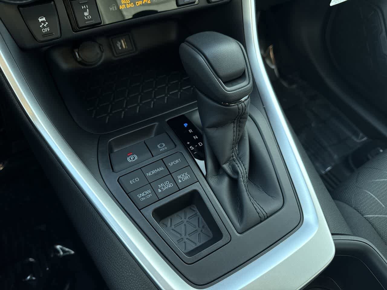 Thumbnail: 2025 Toyota RAV4 - 20