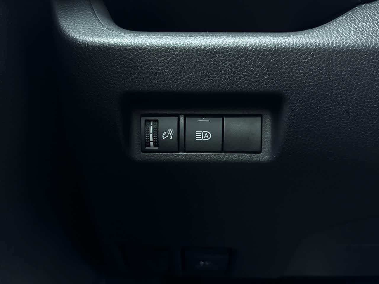 Thumbnail: 2022 Toyota RAV4 - 21