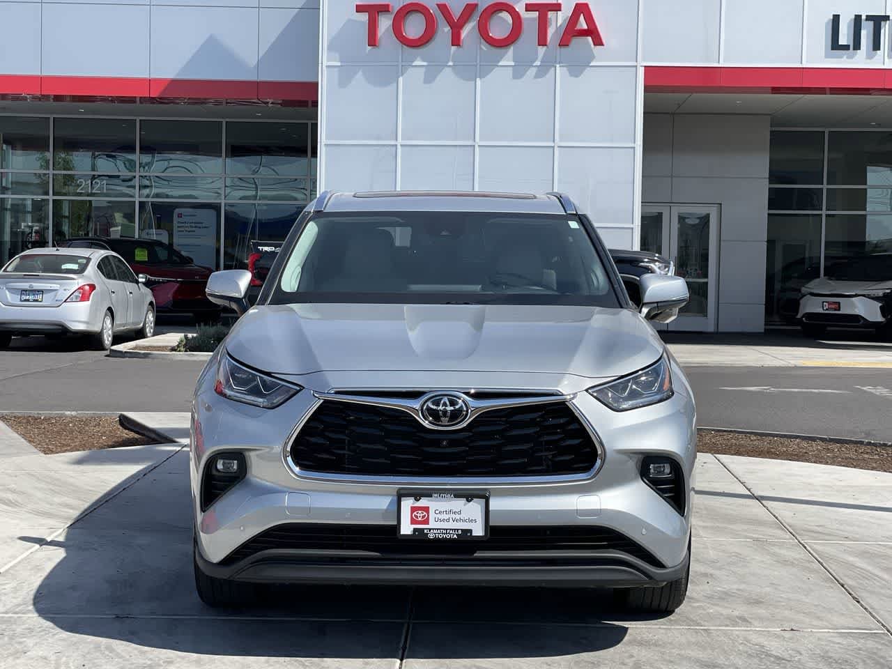 Thumbnail: 2021 Toyota Highlander - 3