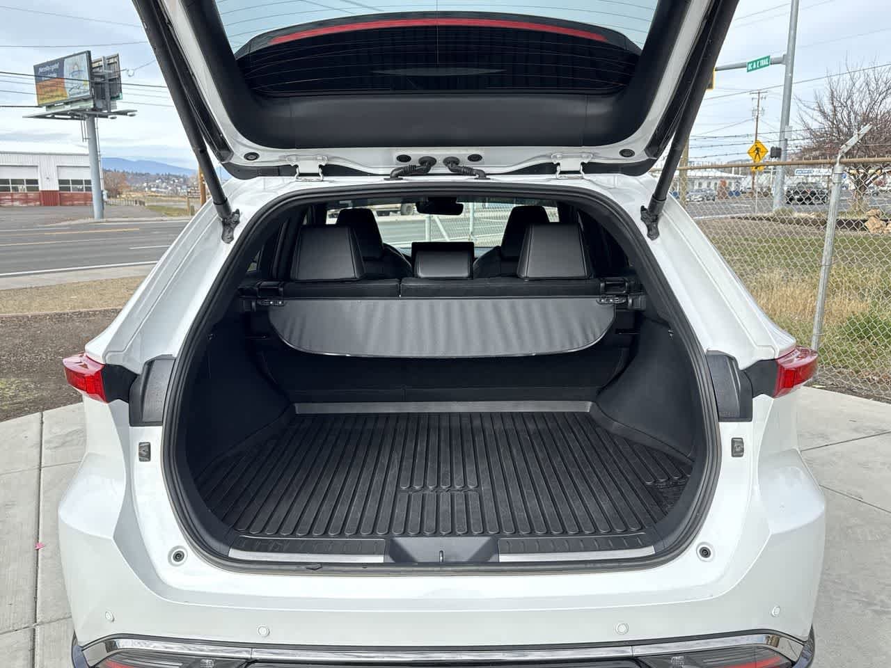 Thumbnail: 2024 Toyota Venza - 6