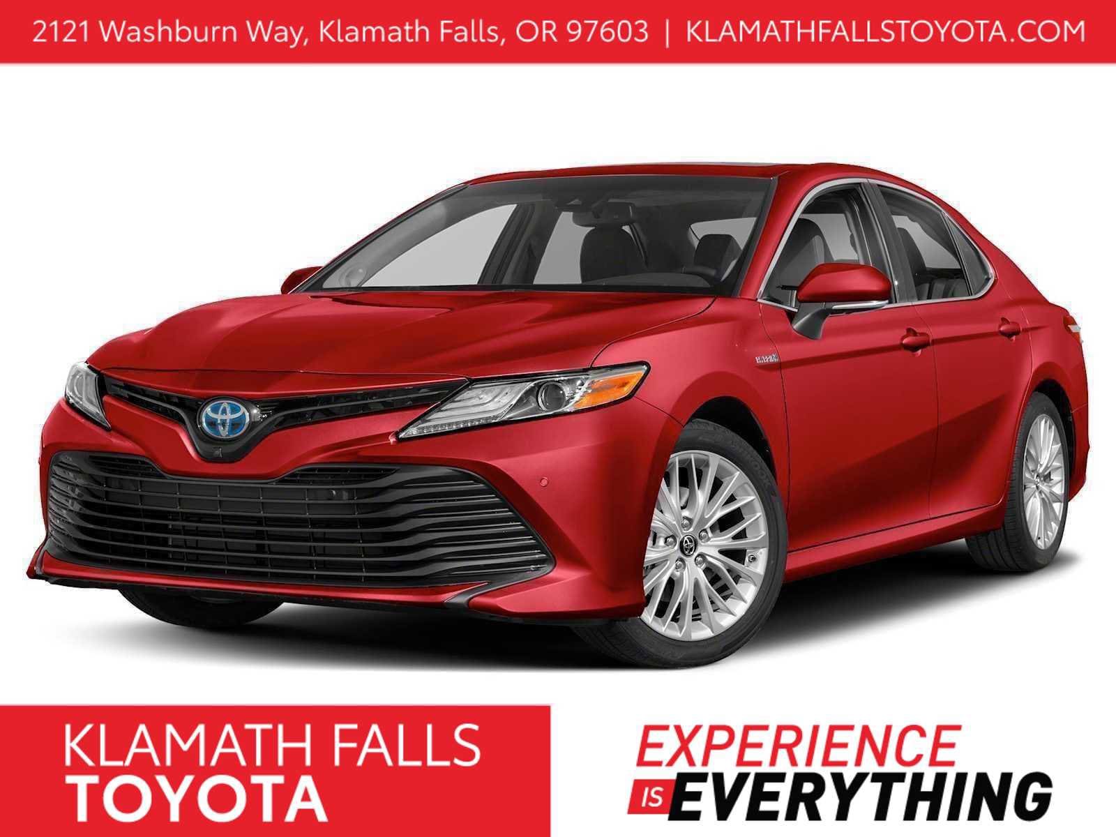 2020 Toyota Camry SE's photo