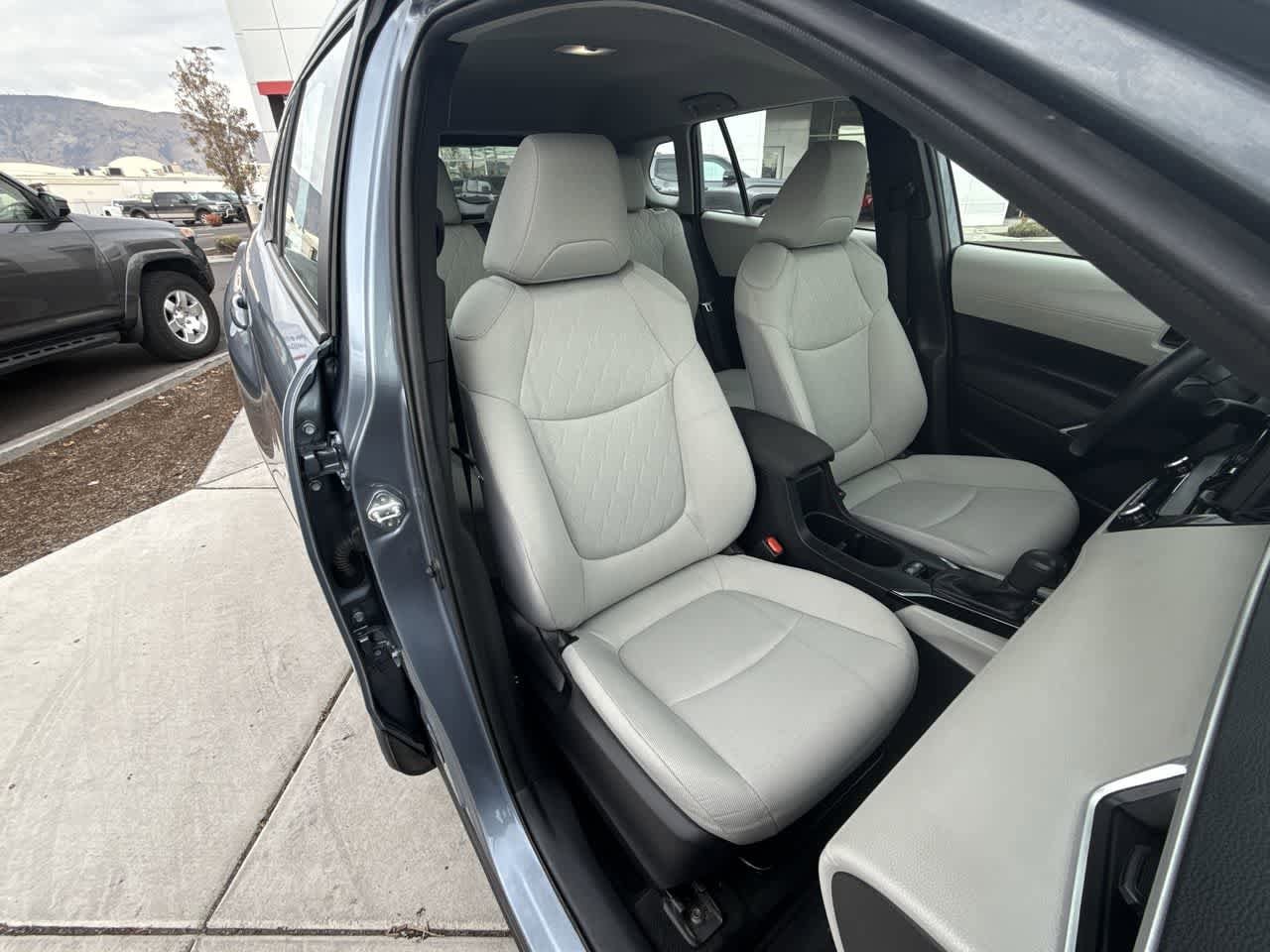 Thumbnail: 2023 Toyota Corolla Cross - 14