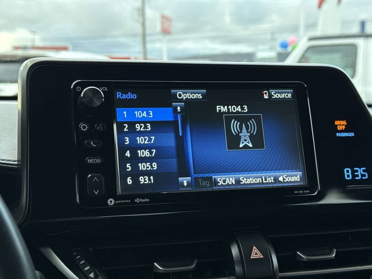 Thumbnail: 2018 Toyota C-HR - 18