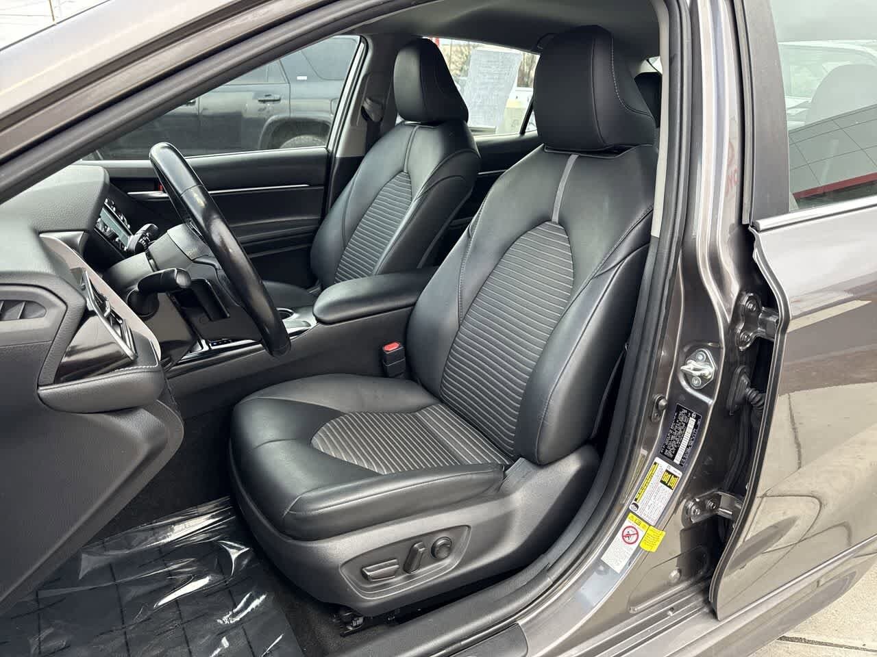 Thumbnail: 2019 Toyota Camry - 11