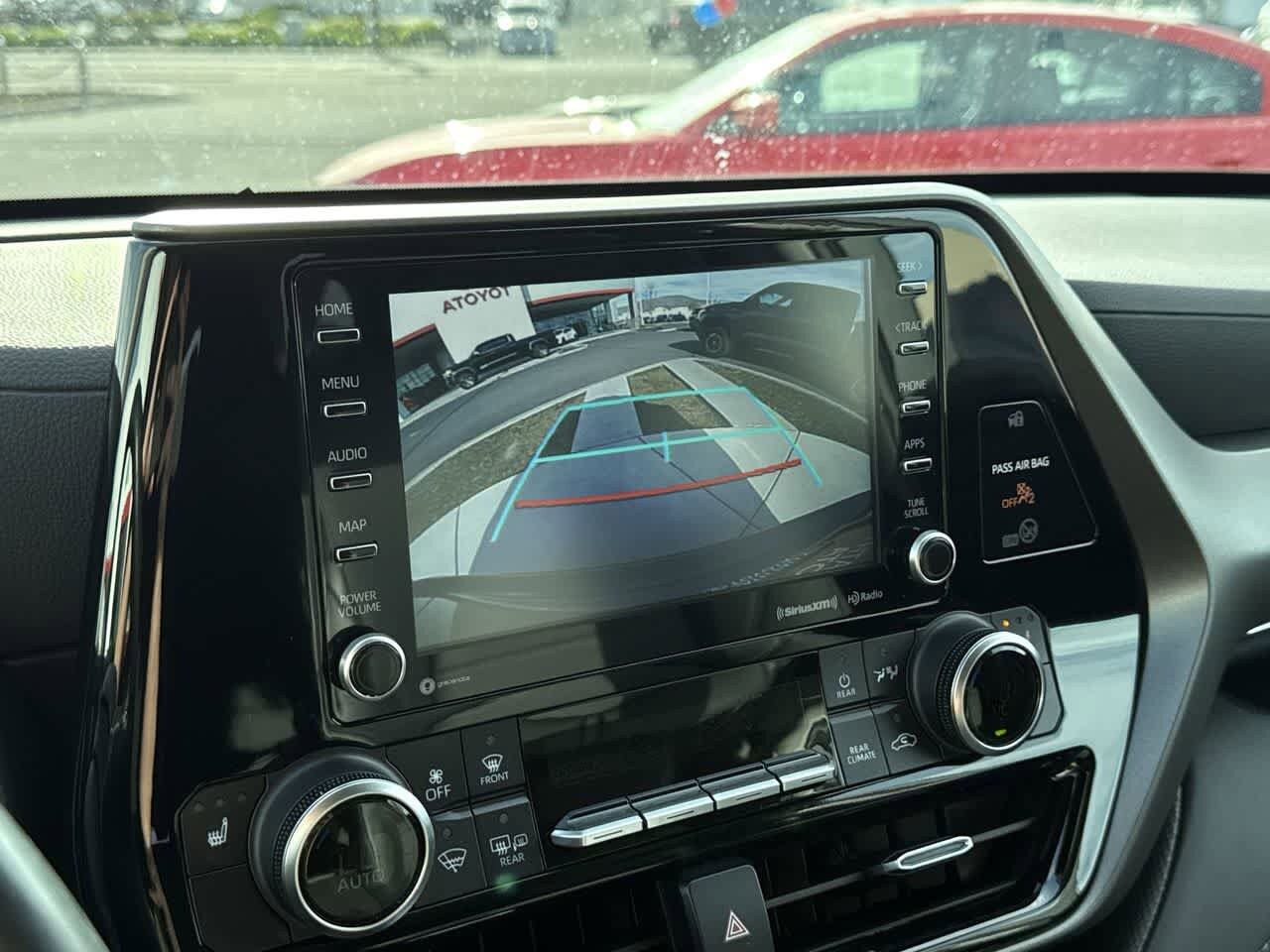 Thumbnail: 2021 Toyota Highlander - 20