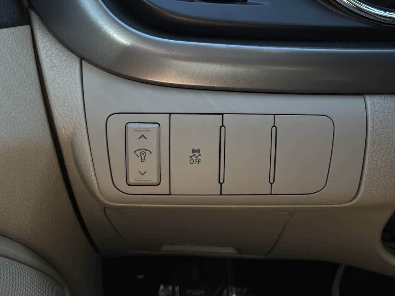 Thumbnail: 2012 Kia Optima - 20